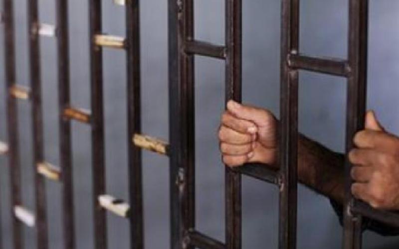 زوجات المعتقلين بين براثن الانتظار وقيود المجتمع