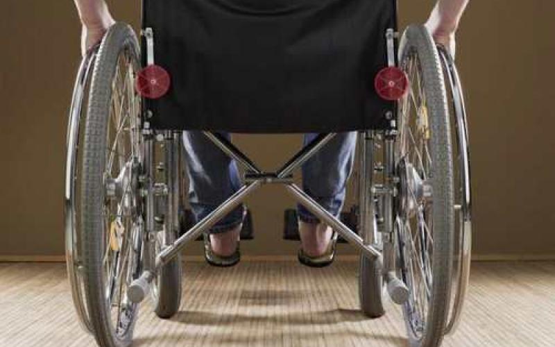 حملة الدكتوراة من ذوي الإعاقة يحتجون على "التجاهل الحكومي"