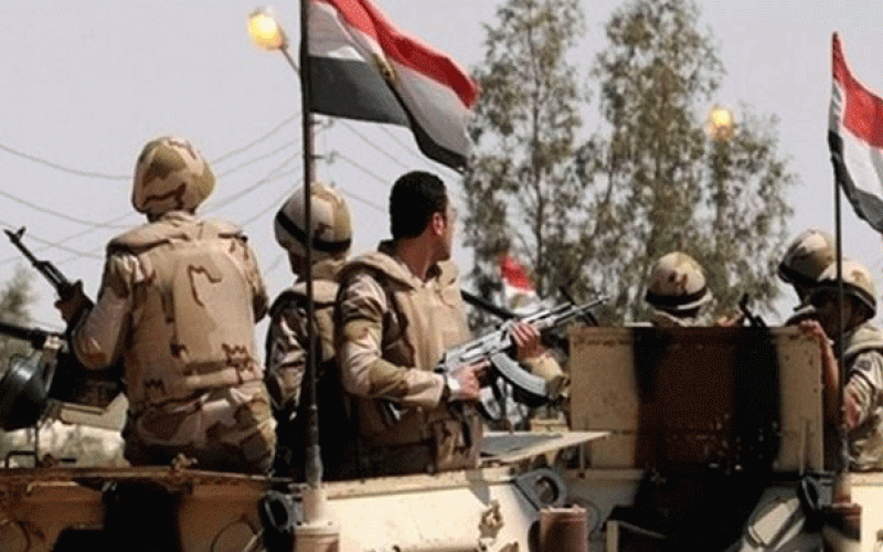 مقتل اثنين من أفراد الجيش المصري في انفجار بسيناء