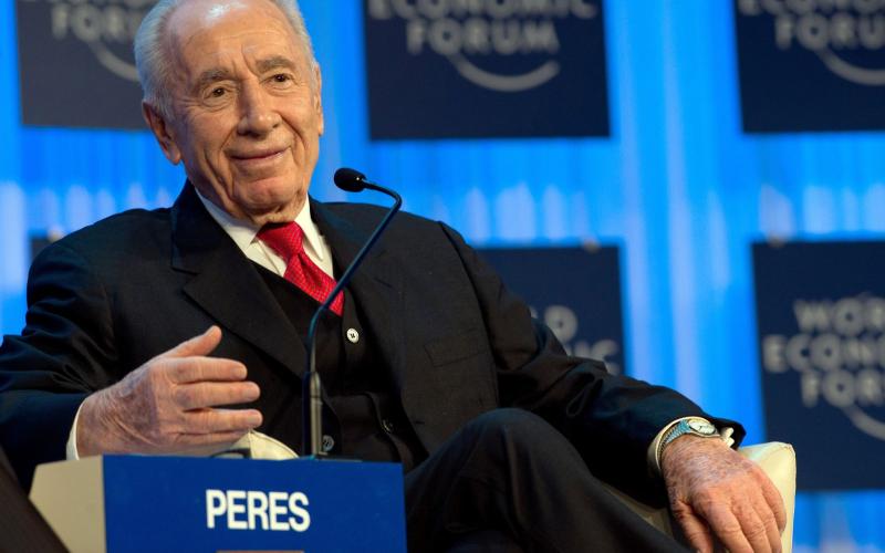 العمل الإسلامي يستنكر استقبال بيريز في "دافوس"