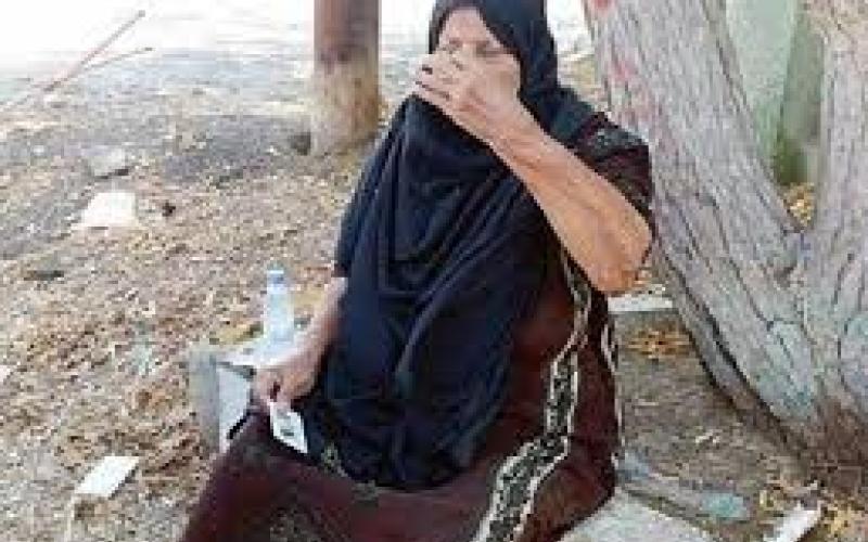 عائلة بلا مأوى في ضاحية الرشيد