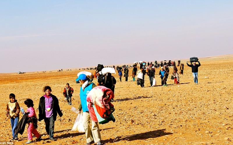 هيومن رايتس: مئات السوريين عالقون في البادية الأردنية