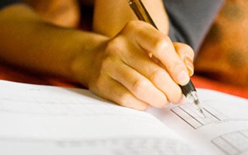 تبادل الاتهامات بين "التربية" و"المعلمين" حول تسريب الامتحان التحصيلي