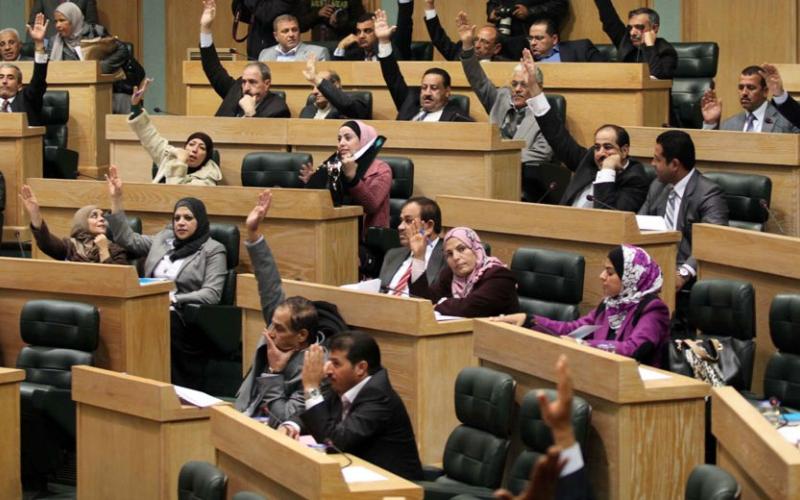 "النواب" يقر قانون الأحزاب بمجمله