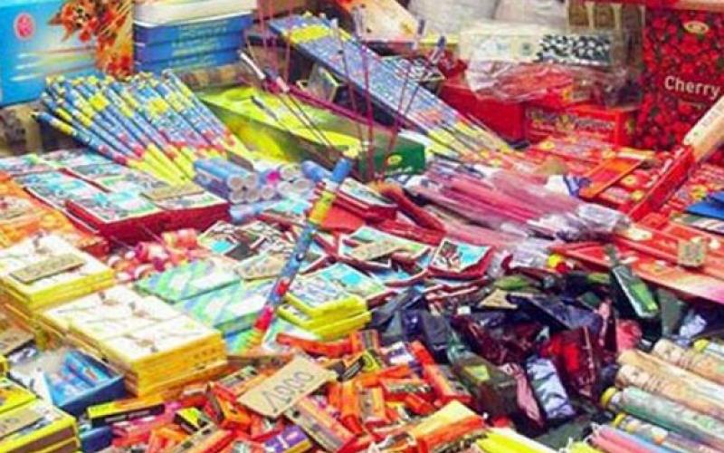 انتشار تجارة الألعاب النارية رغم تشديد إجراءات منعها