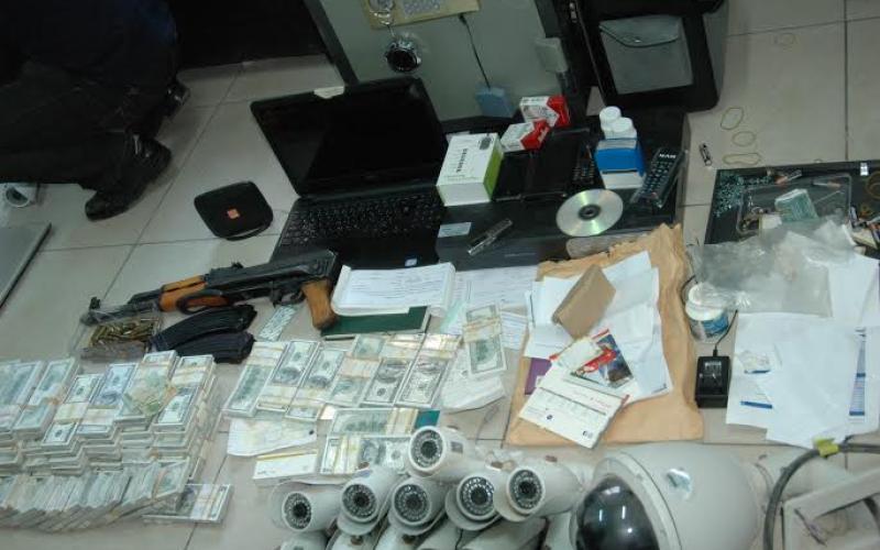 القبض على مطلوبين بقضايا احتيال وتزوير