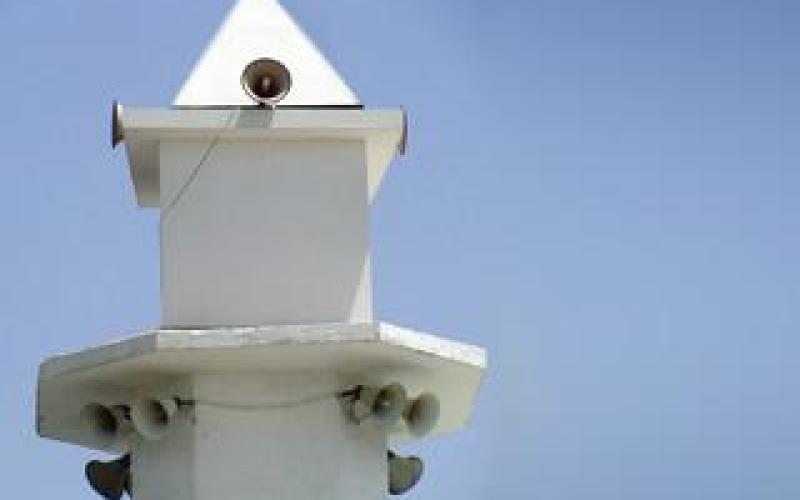 الأوقاف: سماعات المساجد للآذان والإقامة فقط