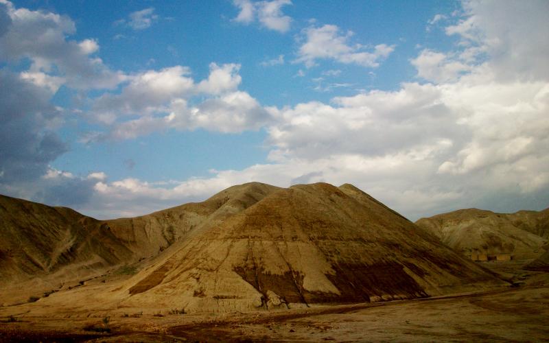 طقس معتدل في المرتفعات وحار في الاغوار