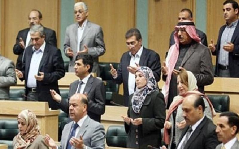 نواب بانتظار رد الملك على طلب لقائه