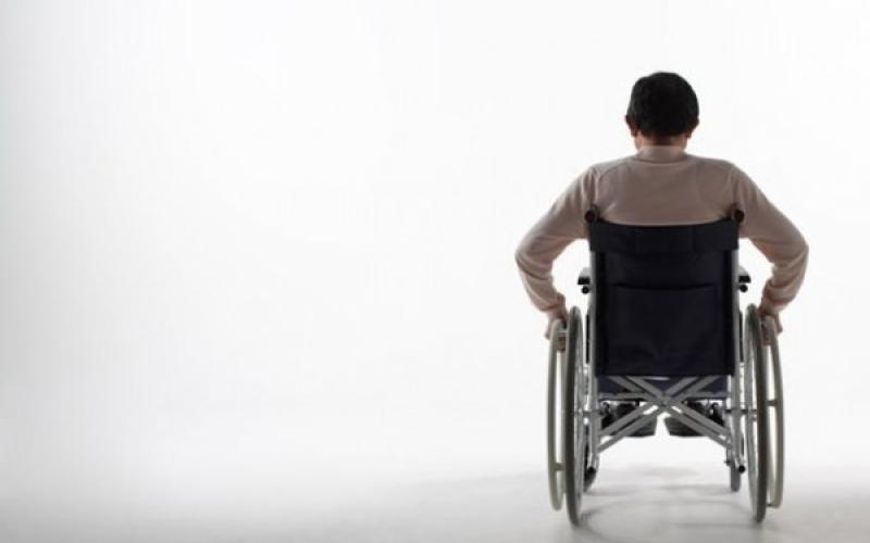 حملة الدكتوراة من "ذوي الإعاقة" تطالب بتعيينات