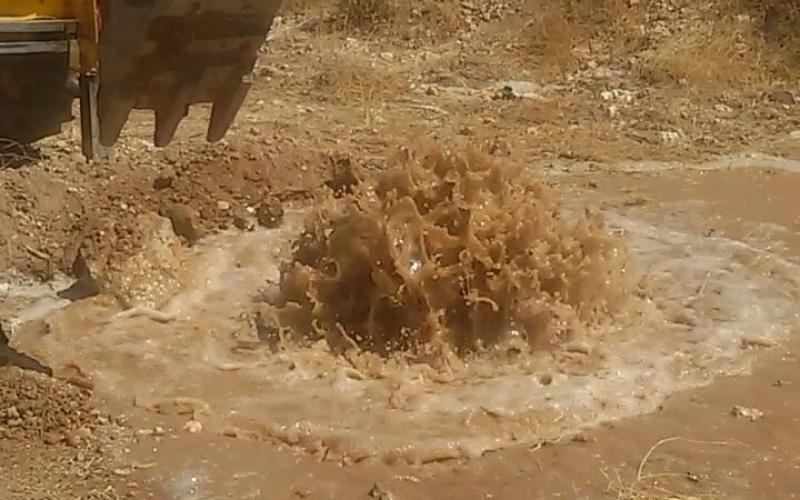 ضبط اعتداء على المياه يستنزف 5 الاف متر مكعب يومياً بالقسطل