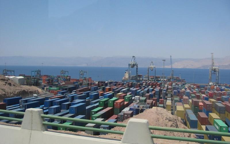 نقص بكوادر العاملين في ميناء العقبة تتسبب بأزمة