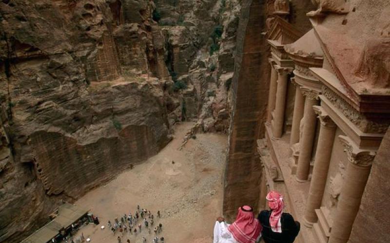 انخفاض الدخل السياحي 201 مليون دينار