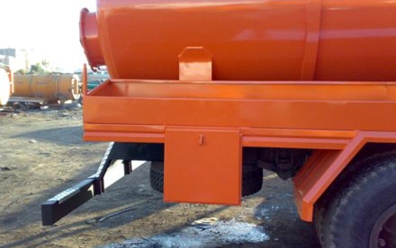 وصمة عار تلاحق سائقي صهاريج النضح