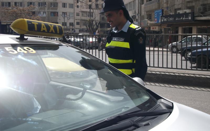 توجه لاستحداث مفرزة لشرطة السير في شارع "36" بالزرقاء الجديدة