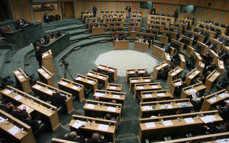 النواب يحيل "خدمة الضباط" للإدارية ويباشر بـ"التنفيذ"