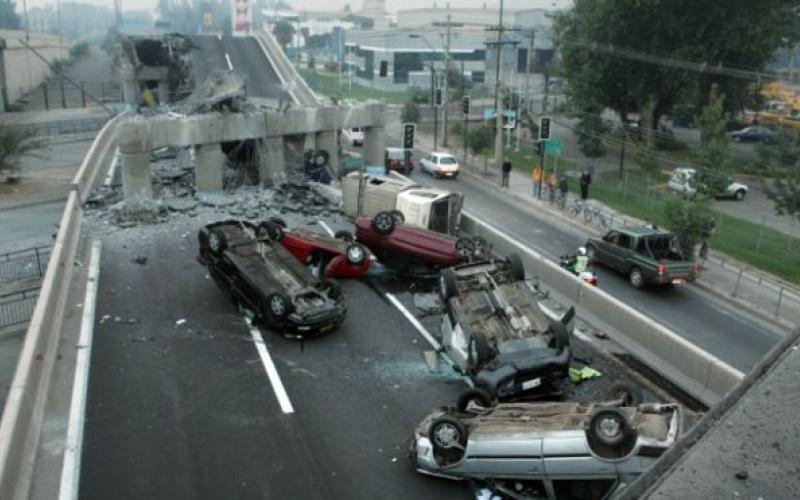 إجلاء مليون تشيلي خوفاً من أمواج تسونامي