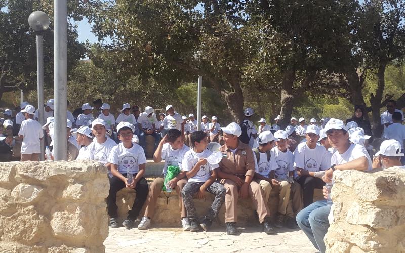 حملة لازالة الاكياس البلاستيكة في متنزه بيرين غربي الزرقاء