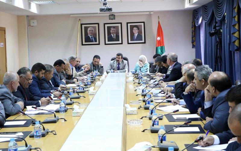 الأحزاب تطالب بقوائم وطنية مغلقة في قانون الانتخاب