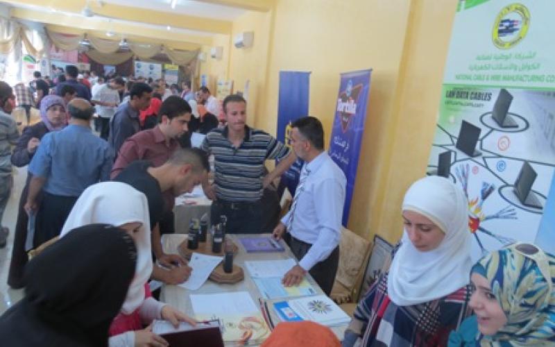 "العمل": بدء جمع معلومات لتشغيل الباحثين عن عمل