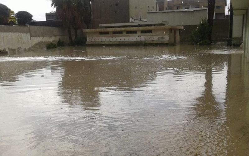 "غرق" مدرسة القاضي اياس في سحاب