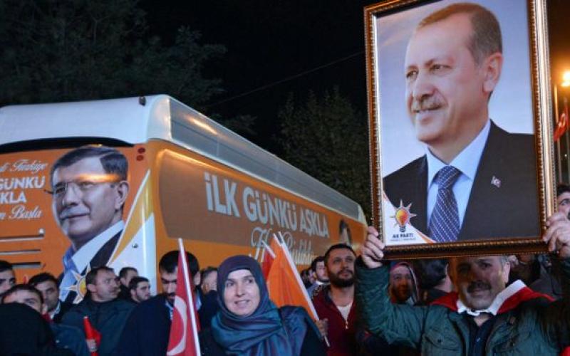 "العدالة والتنمية" يستعيد أغلبيته في البرلمان