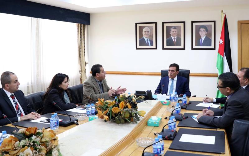 الطراونة يرفض توقيف الصحفيين ويدعو للجان تأديبية