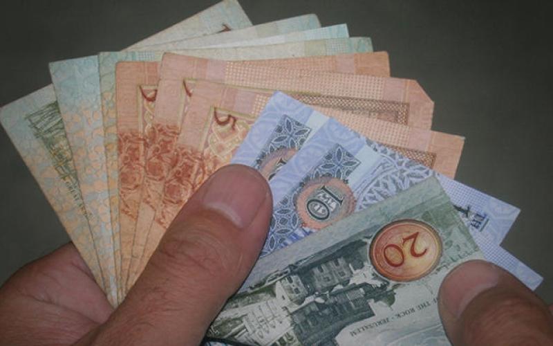 صرف مستحقات العاملين بالتعليم الاضافي غدا الاربعاء