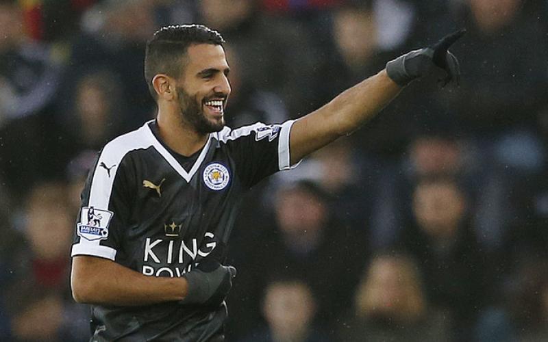 الجزائريّ محرز يقود ليستر سيتي لصدارة الدوري الإنجليزي – تقرير صوتيّ