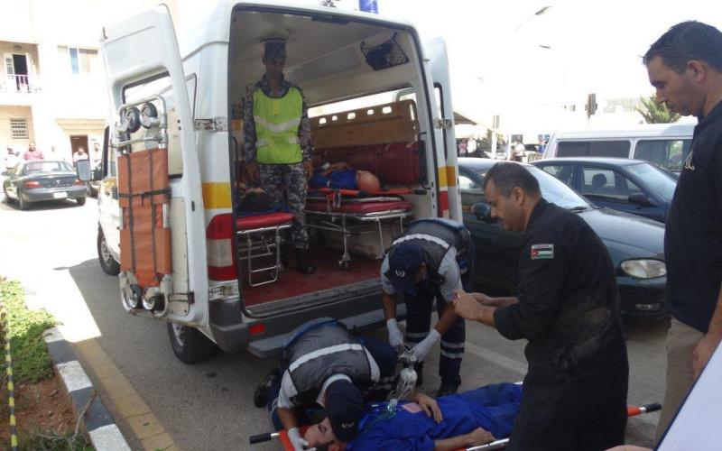 وفاة و13 إصابة بحوادث سير مختلفة