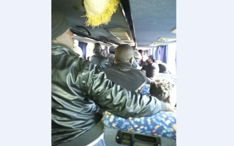 الأردن يرّحل لاجئين سودانيين