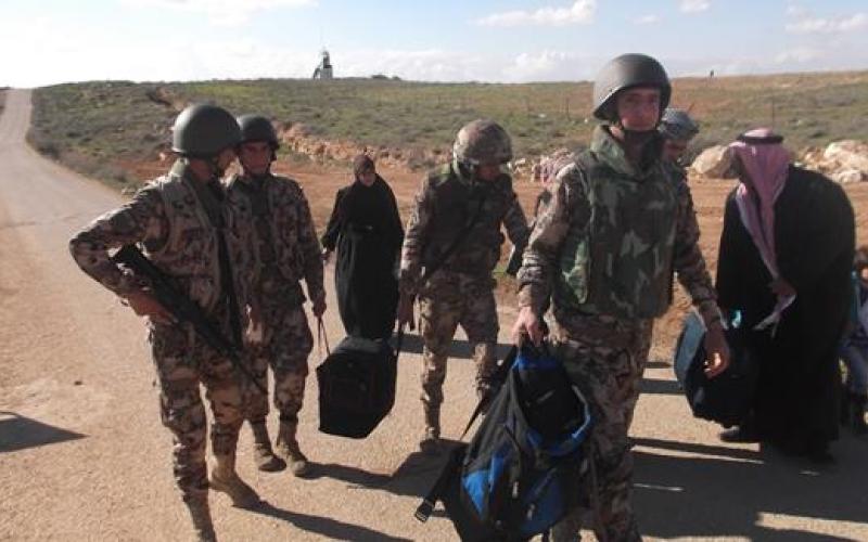 دخول 52 لاجئاً سورياً للأردن