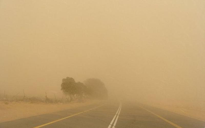 أجواء مغبرّة وأمطار متفرقة