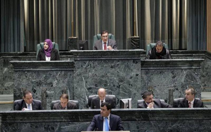 وزير الداخلية يرفض استثناء حملة الجوازات المؤقتة وأبناء الأردنيات من أذونات الإقامة‎