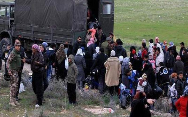 دخول 60 لاجئاً سوريّاً للأردن