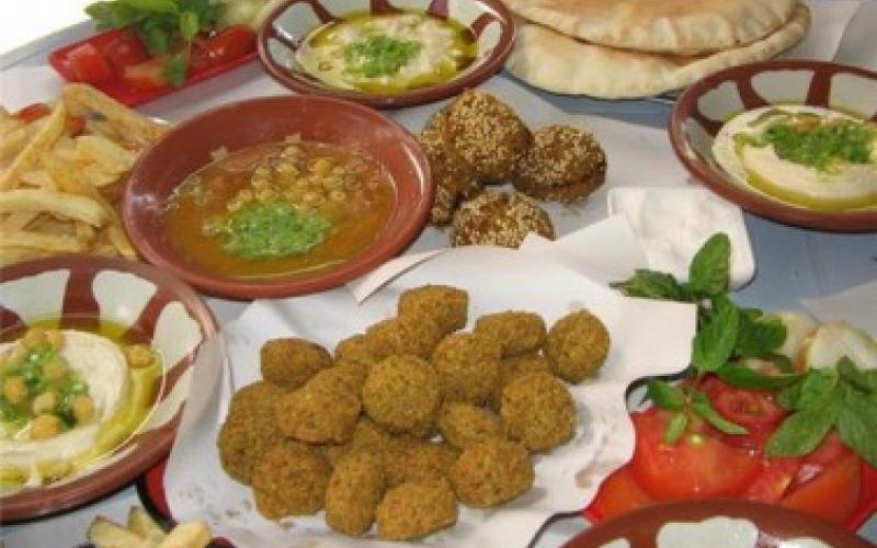 "حماية المستهلك" تطالب بتخفيض أسعار المطاعم الشعبية