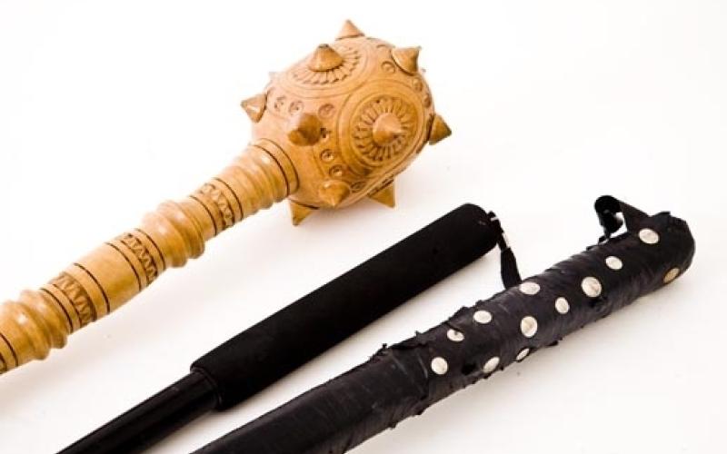 "المعلمين": ضرب معلم بقنوة حديد