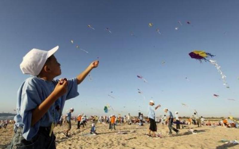 الطائرات الورقية تعيد لأطفال الزعتري فرحتهم المسلوبة !