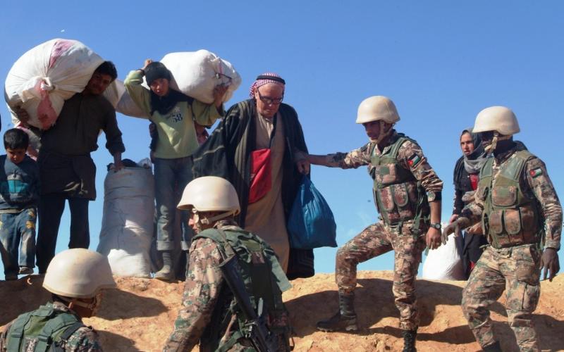 دخول 67 لاجئاً سوريّاً للأردن