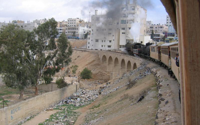 دراسة مسحية لحزب الطبيعة حول الواقع البيئي لحي المصانع بالزرقاء