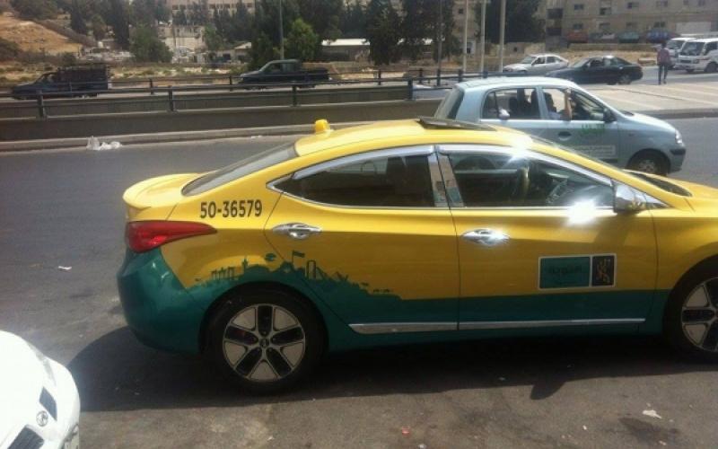 وقف العمل بقرار الألوان الجديدة لمركبات العمومي