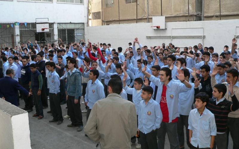 تعليق دوام المدارس الحكومية والخاصة الأربعاء