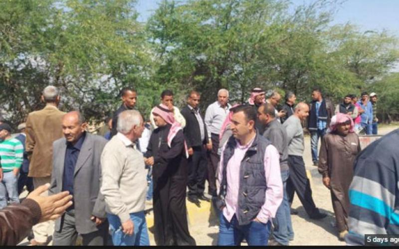 مزارعو وادي الأردن يواصلون الاعتصام والوزارة تسعى لفتح أسواق لهم في روسيا