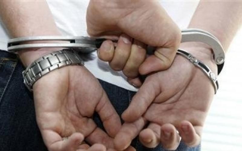 القبض على مشتبه بقتله أربعينيّ في عجلون