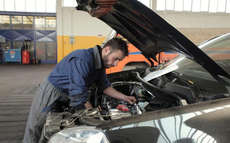 الضمان يصنف المكيانيكي كمهنة خطرة