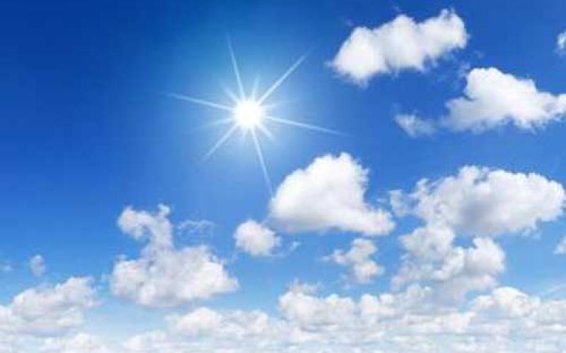 طقس دافئ والحرارة إلى ارتفاع