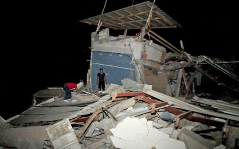 زلزال يقتل العشرات في الإكوادور