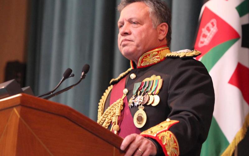 مواطنون: التعديلات توريط للملك وتأزيم للبلد