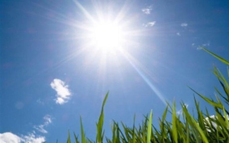 أجواء حارة نسبياً ولطيفة ليلاً