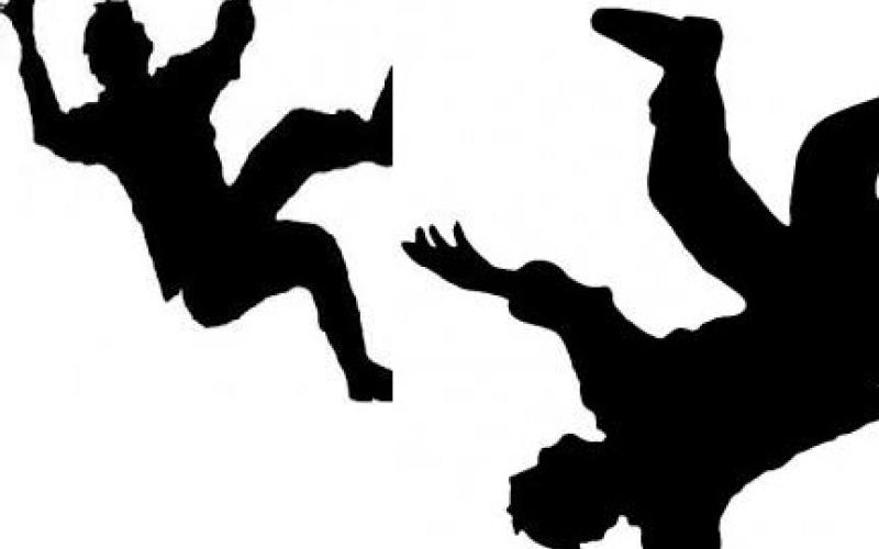 عدول مجموعة أشخاص عن الانتحار بالقرب من"الداخلية"